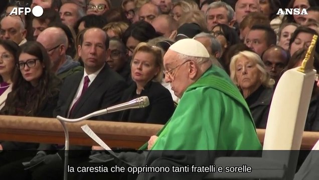 Papa Francesco celebra la Messa nella Giornata dei poveri