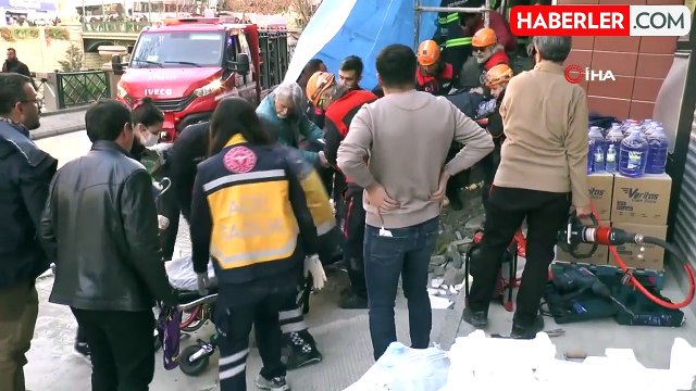 Eskişehir'de Kentsel Dönüşüm Projesinde Göçük: 2 İşçi Yaralı Kurtarıldı