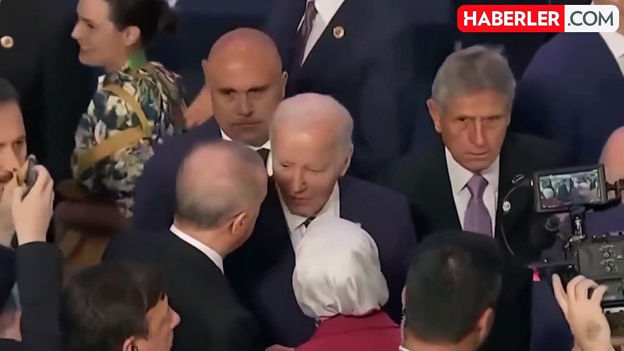 Cumhurbaşkanı Erdoğan, G20 Zirvesi'nde Biden ile ayaküstü sohbet etti