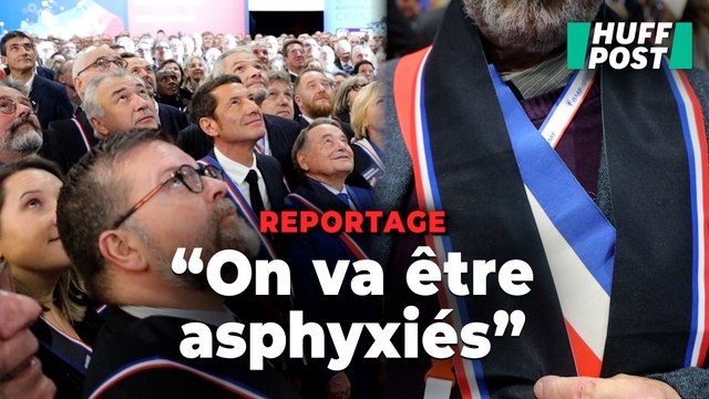 Budget 2025 : au Congrès des maires, les élus revêtent une écharpe noire pour manifester leur colère