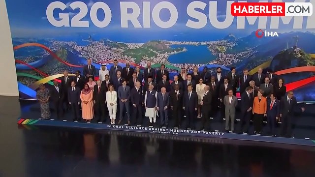 Cumhurbaşkanı Erdoğan, G20 Liderler Zirvesi'nin ardından aile fotoğrafına katıldı