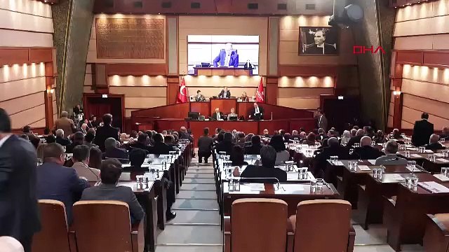 İstanbul-İBB Meclisi'nde arızalı metrobüs ve yürüyen merdiven eleştirisi
