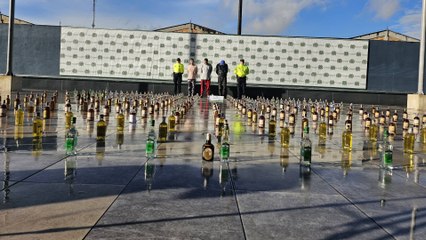 VIDEO | Así hallaron más de 400 botellas de licor adulterado y estupefacientes al inicio de la temporada decembrina