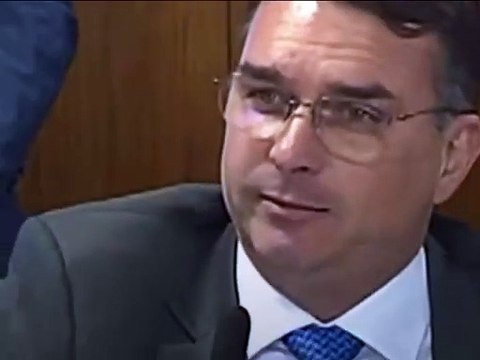 Flávio Bolsonaro ameaça Moraes e aponta dois caminhos: anistia ou cassação