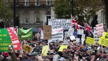 Miles de agricultores llenan el centro de Londres en protesta por impuesto de sucesiones