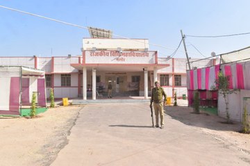 त्रिस्तरीय हथियारबंद सुरक्षा में ईवीएम, 24 कैमरों से निगरानी