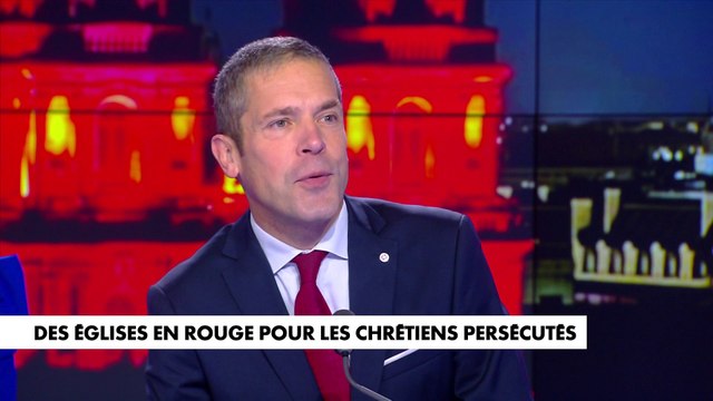 Des églises en rouge pour «rendre visible la persécution invisible de millions de chrétiens»