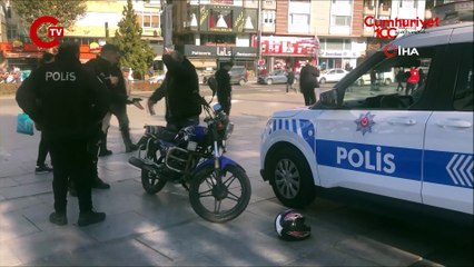 Çorlu'da 'yol verme' kavgası Motosikletliyi kaskıyla dövdü, kanlar içinde kaldı!