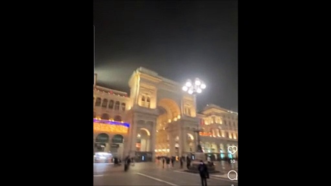 Milano, la 'scalata' della cupola dell'Ottagono di Galleria Vittorio Emanuele a Milano