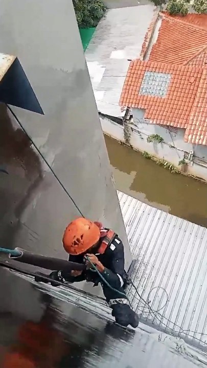 Peran Pengecatan dalam Menjaga Estetika Gedung Tinggi | Jasa Cat Dinding Gedung Bertingkat