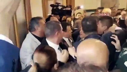 Mecliste Arbede: CHP’li Vekiller Ali Yerlikaya’nın Önünde Barikat Oluşturdu