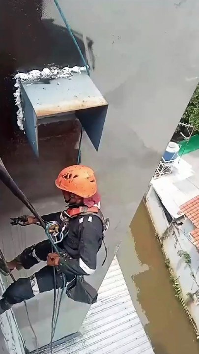 Strategi Pengecatan yang Efisien untuk Gedung Pencakar Langit | Jasa Cat Dinding Gedung Bertingkat