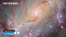 Stunning images of the spiral galaxy NGC 1672 captured by Hubble