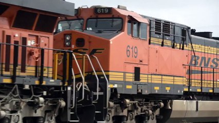 25 unit BNSF Power Move, Dash-8 Santa Fe Warbonnet, HLCX units, and 2 Santa Fe Bluebonnets! - Trains 5.9 (1080p, h264, youtube)