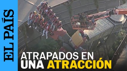 Rescatan a veintidós personas atrapadas en una atracción de feria