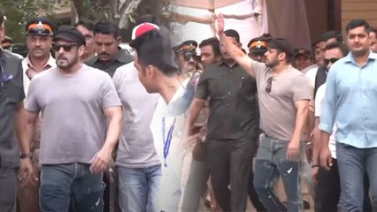 Maharashtra Election 2024: Salman Khan With Heavy Security Cast His Vote At Bandra West, Full Video