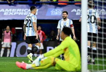 الأرجنتين في الصدارة والبرازيل تتعادل مع أوروغواي