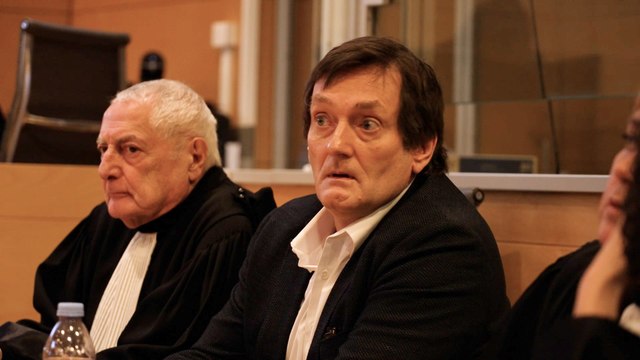 Pierre Palmade filmé dans la salle d'audience lors de son procès