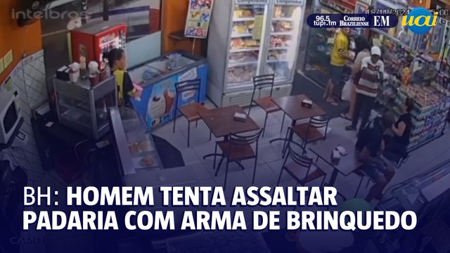 Homem tenta assaltar padaria com arma de brinquedo e cliente bota ele para correr