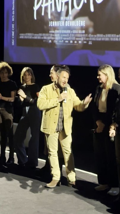 José Garcia et sa compagne Camille à l'avant-première du film "Le Panache" au cinéma UGC Ciné Cité Les Halles.