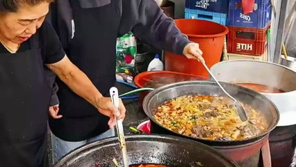 Chinese 65-Year-Old Traditional Beef Soup Making