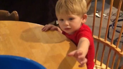 Little boy asks mom to open her belly to retrieve his Halloween candies