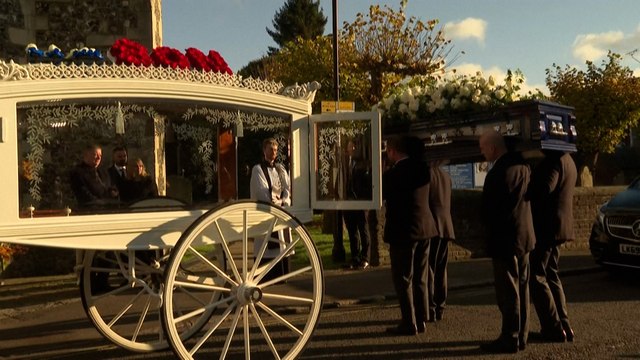 Mort de Liam Payne : les images de l’émouvant dernier hommage à l’ex-membre des One Direction