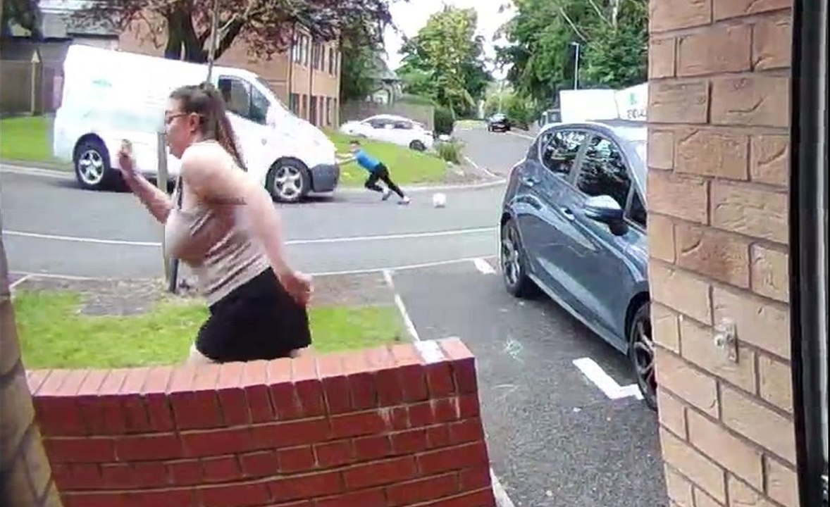 Kameron Hunter saved a van from crashing with his bare hands