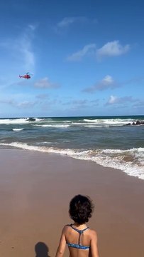 Corpo de Bombeiros faz buscas por adolescente desaparecido na praia de Stella Maris