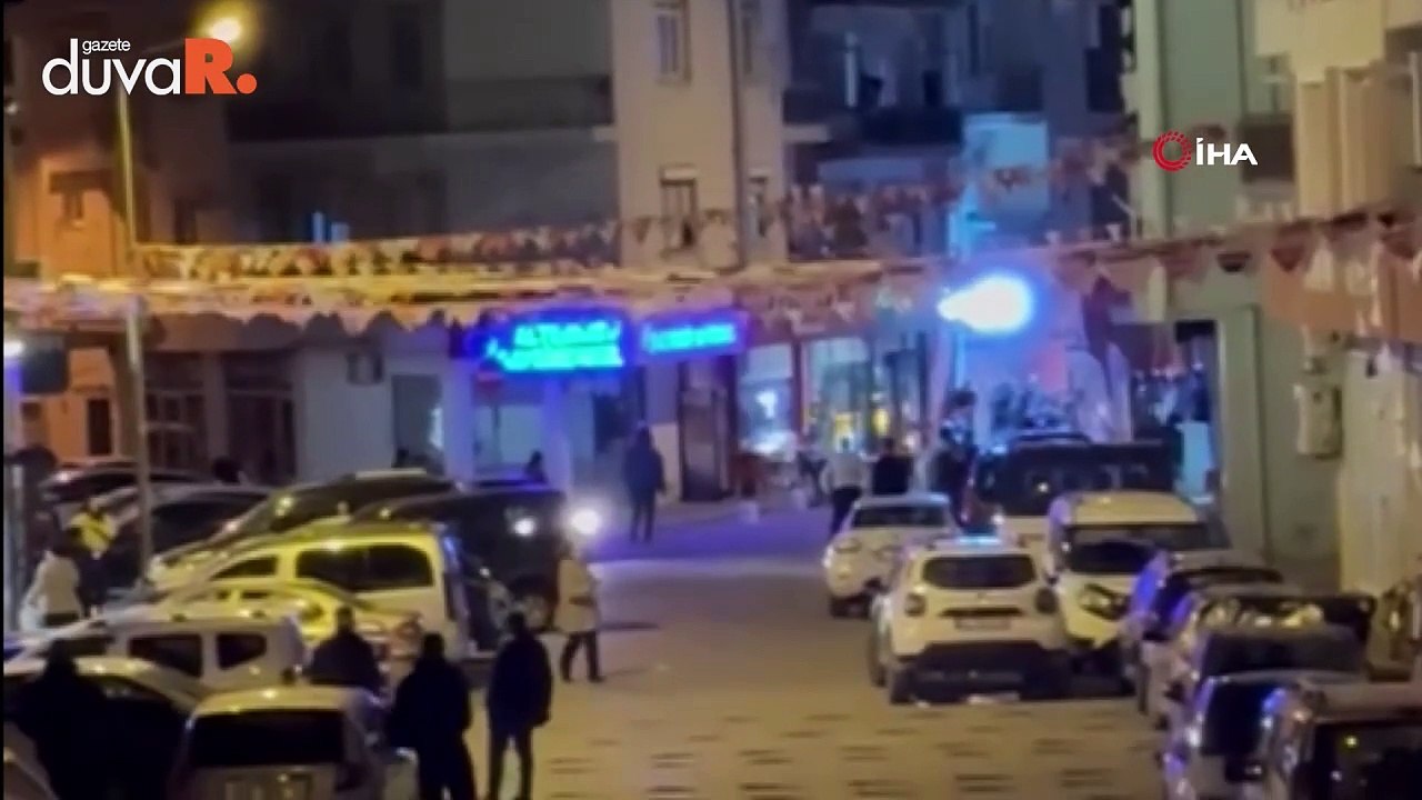 İzmir'de polislere silahlı saldırı: 2'si ağır 3 polis yaralı