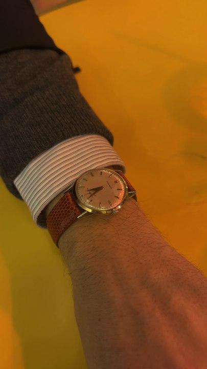 Qu’elle est chic cette petite montre #movado qu’en penses-tu ?