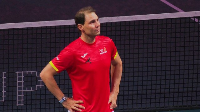 Nadal se despide emocionado del tenis tras perder la Copa Davis