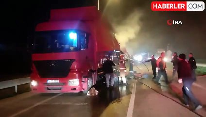 Bursa'da Domates Yüklü Kamyonda Yangın