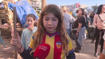 Niños en Paiporta (Valencia) reivindican "volver ya" a las clases
