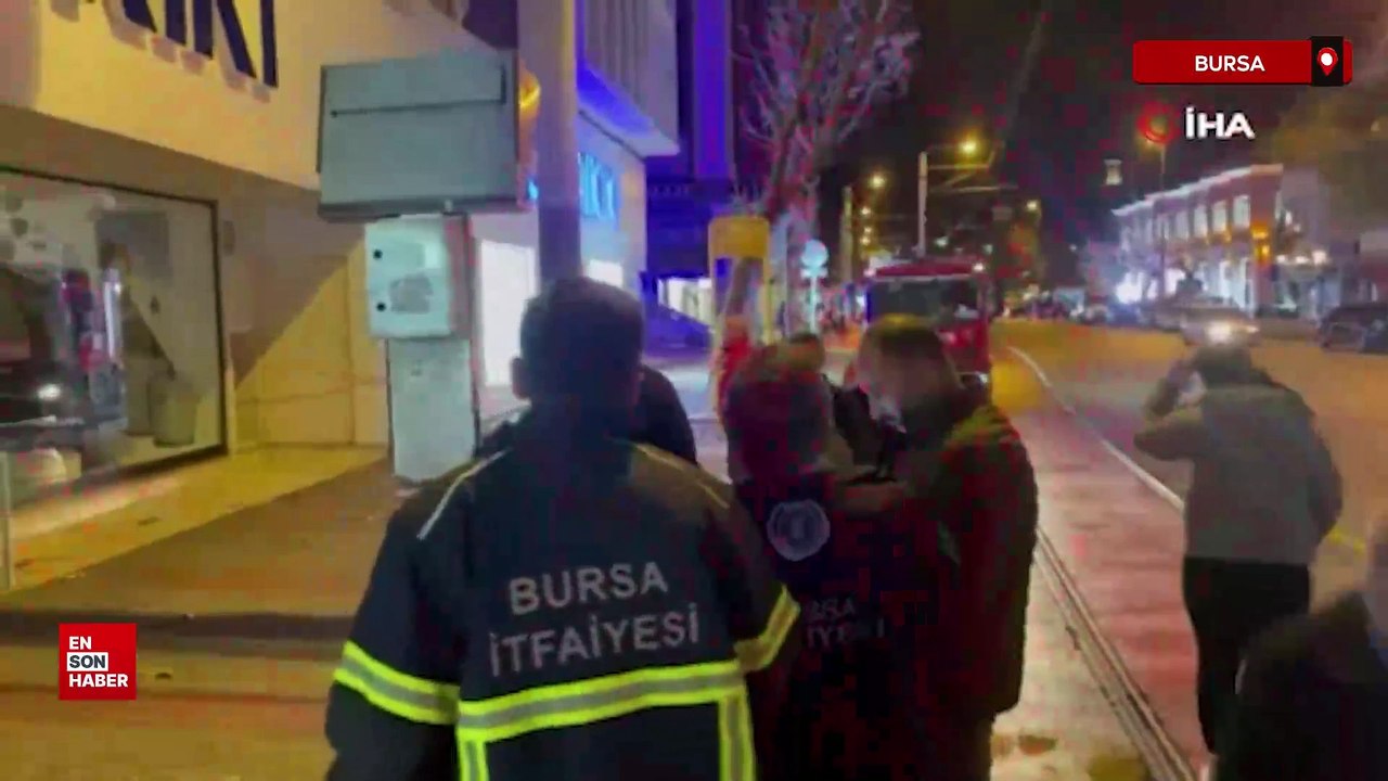 Bursa'da şiddetli lodos hayatı felç etti