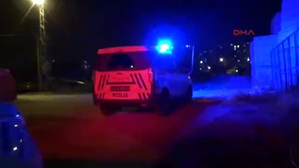 Otomobilinde tabancayla vurulmuş halde yaralı bulundu