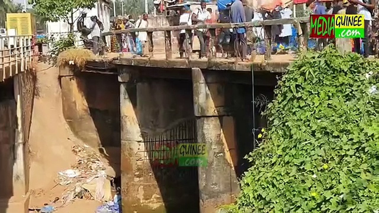 Rtoutes  : le pont Coyah-Sambayah barré pour cause de travaux