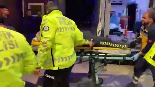 Trafik polisine çarpıp kaçtı! Polis memuru yaralındı