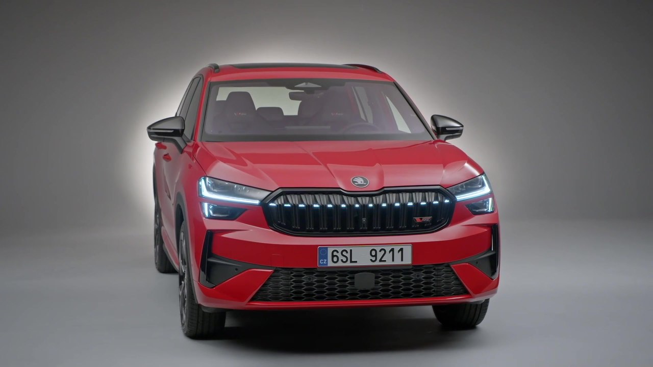 Skoda Kodiaq RS - Exterieur - schwarze Designakzente, sportlich gestalteter Stoßfänger, Frontgrill mit horizontalem Leuchtstreifen