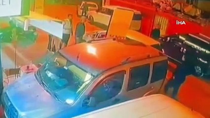 İzmir'de polis ekibine silahlı saldırı: 3 memur yaralandı