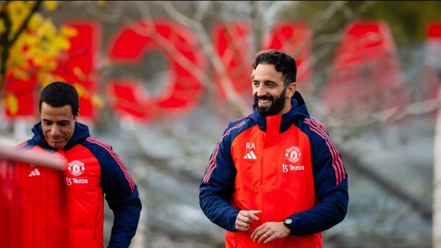 Vừa tập buổi đầu tiên cùng MU, Ruben Amorim đã tuyên bố không muốn sống dưới cái bóng của Sir Alex