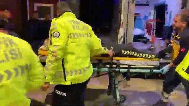 Ehliyetsiz sürücüsünün çarpıp kaçtığı trafik polisi yaralandı; kaza anı kamerada