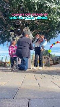Family Photo Surprise Turns Into a Heartwarming Proposal