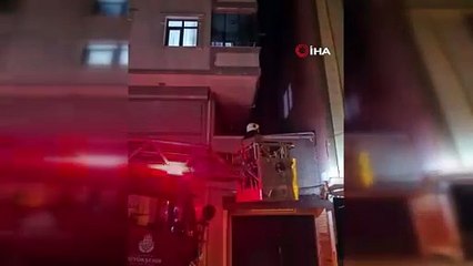 Küçük yaramaz bakın nerede mahsur kaldı