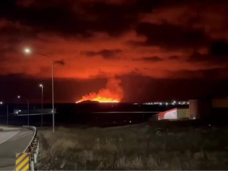 Dorf evakuiert: Vulkan in Island ausgebrochen