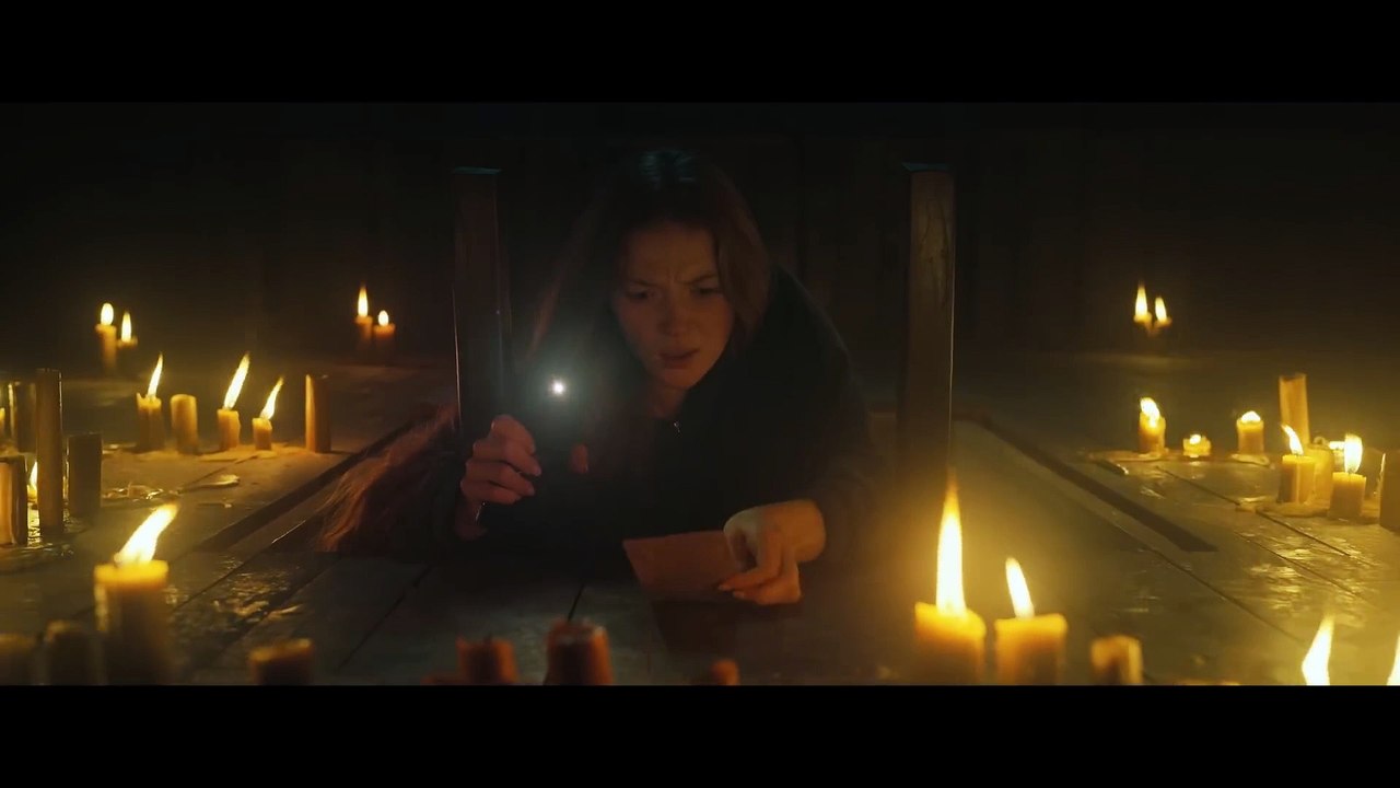 Tarot - Trailer zum Horrorfilm, in dem Teenies auf ein verfluchtes Spiel treffen