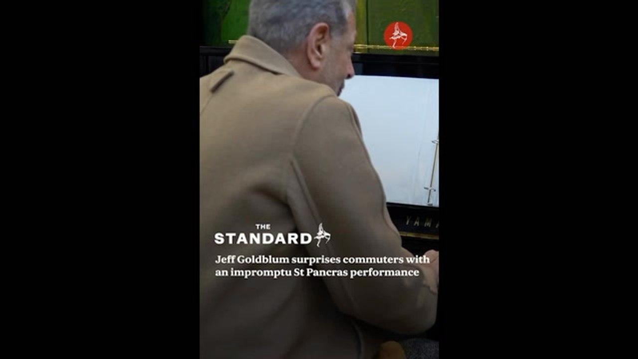Jeff Goldblum Serenades Londoners With Piano Performance At St Pancras International