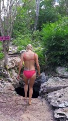 जंगल के गड्ढे में छिपा है स्विमिंग पूल! जानिए क्यों नहीं जाना चाहिए वहाँ #JungleSecrets #HiddenPool