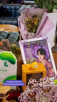 No vi a su papá 🥹🇰🇷☕️ #korea #bts #jimin #busan #magnatecafe #jimincafe #corea #kpop #jimindad