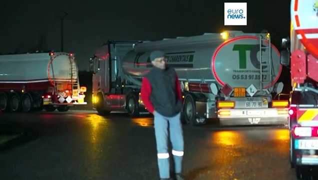 Accord UE-Mercosur : les agriculteurs bloquent le port de Bassens, près de Bordeaux